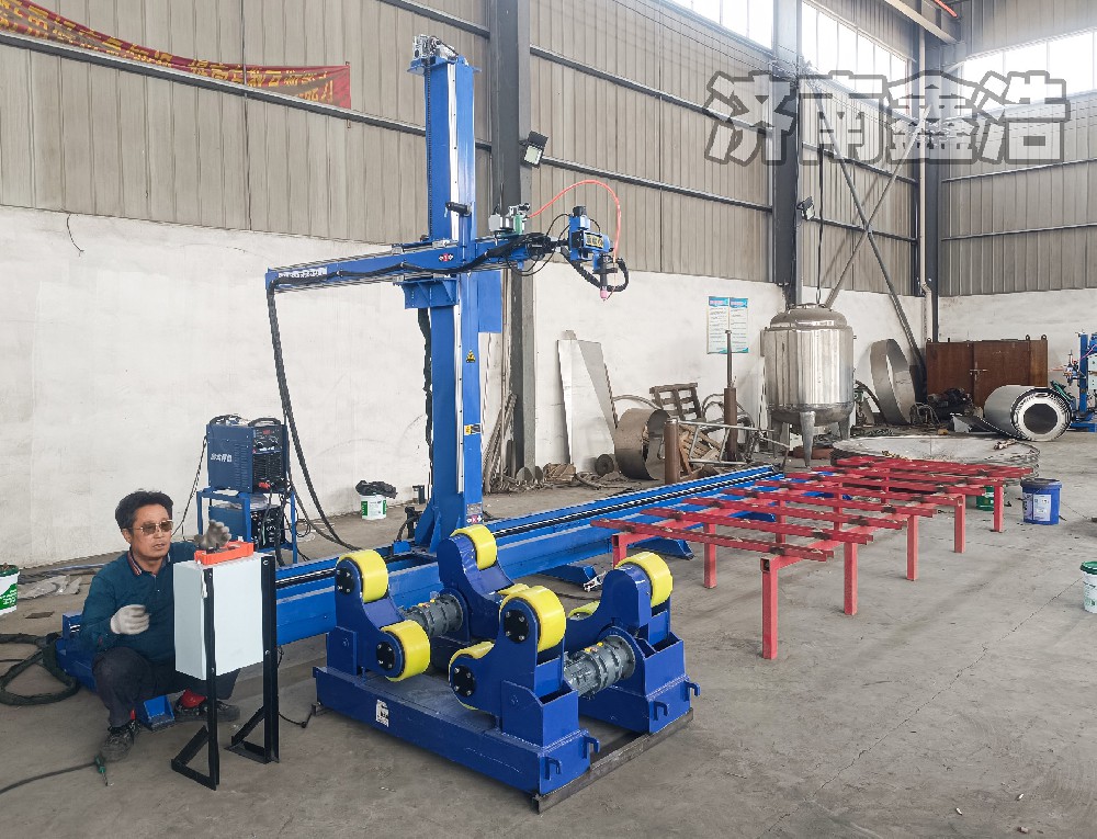 河北客戶訂購重型氬弧焊接操作機(jī)，成型美觀，自動焊接
