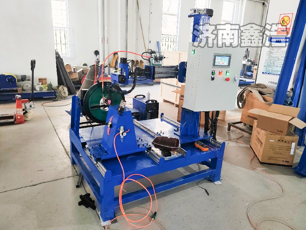 鑫浩氬弧自動焊機(jī)，智能數(shù)控，運行穩(wěn)定